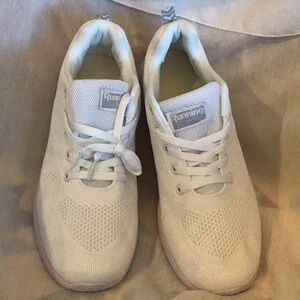 NWOT Women’s Casual Sneaker